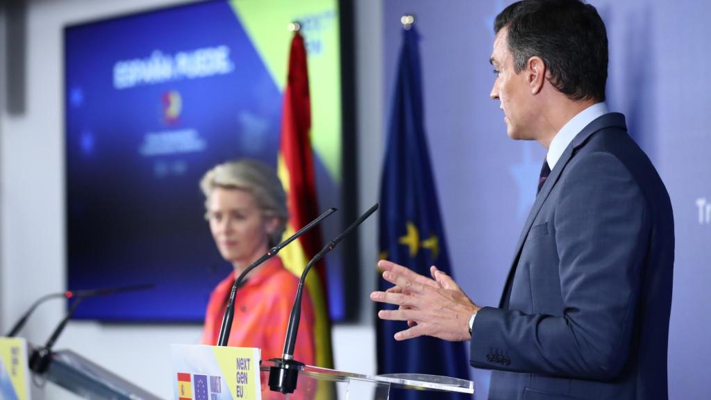 Ursula von der Leyen y Pedro Sánchez, durante su rueda de prensa en Madrid