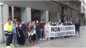 Concentración de los trabajadores de Cándido Hermida en Ferrol.