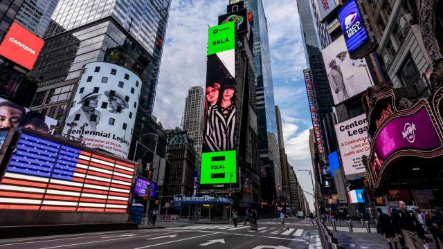La banda coruñesa Bala llega a Times Square, en Nueva York, con su último disco