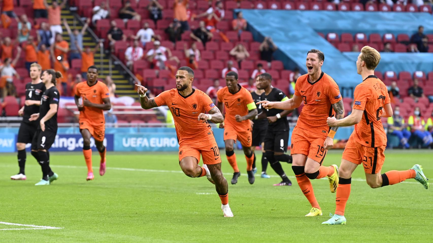 Países Bajos celebra su gol ante Austria