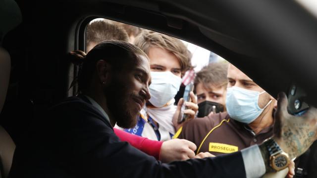 Sergio Ramos, saliendo de Valdebebas tras su despedida del Real Madrid