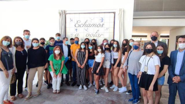 Estreno del mural construido en cerámica por alumnos del IES 'Padre Juan de Mariana' de Talavera