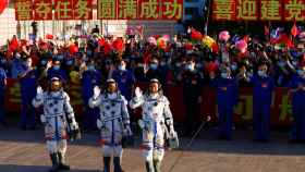 Los tres astronautas chinos antes del lanzamiento.