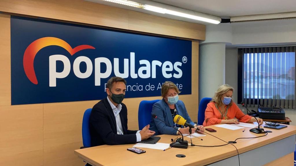 Reunión de los diputados del PP de Alicante.