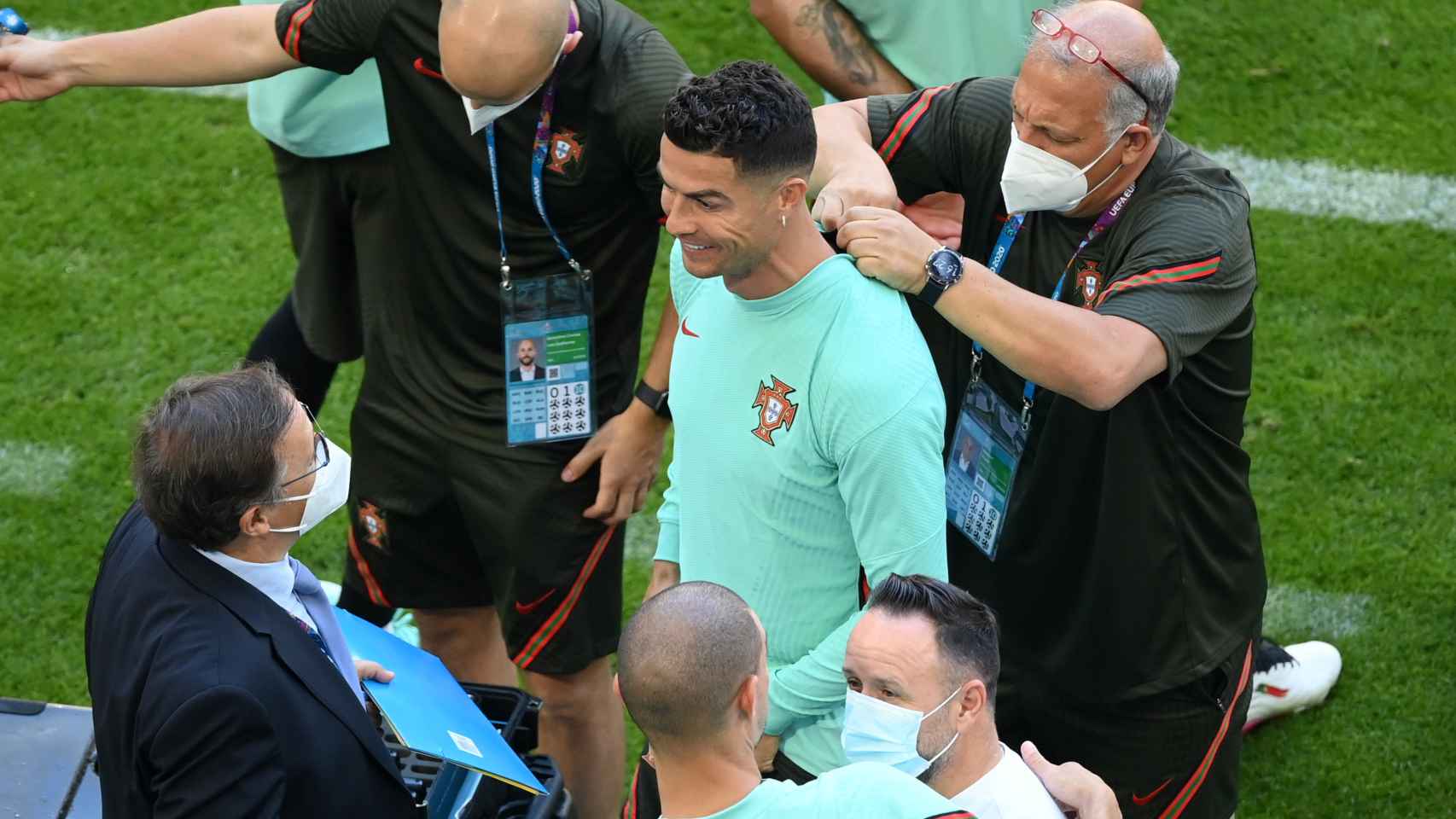 Cristiano Ronaldo durante un calentamiento de Portugal