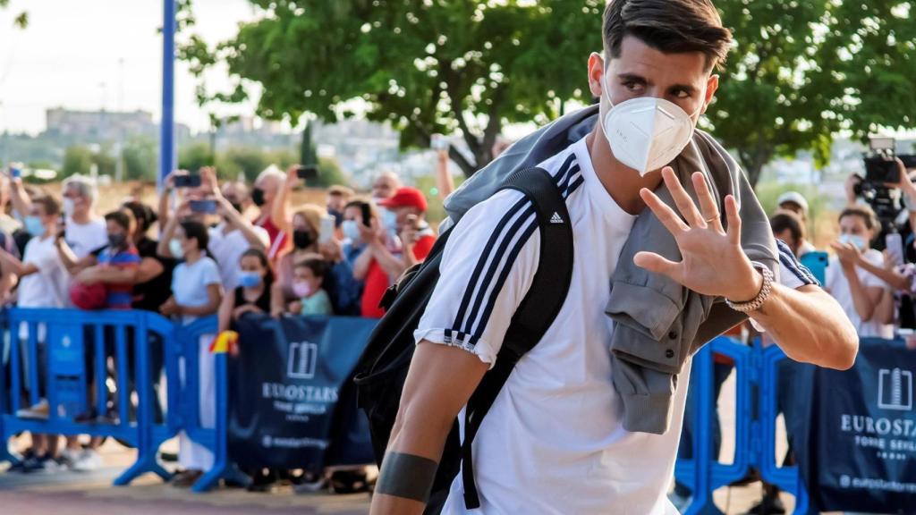 Morata llegando a la concentración de la Selección