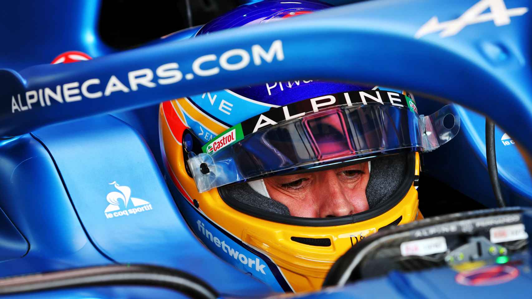 Fernando Alonso dentro de su A521 en el Gran Premio de Francia