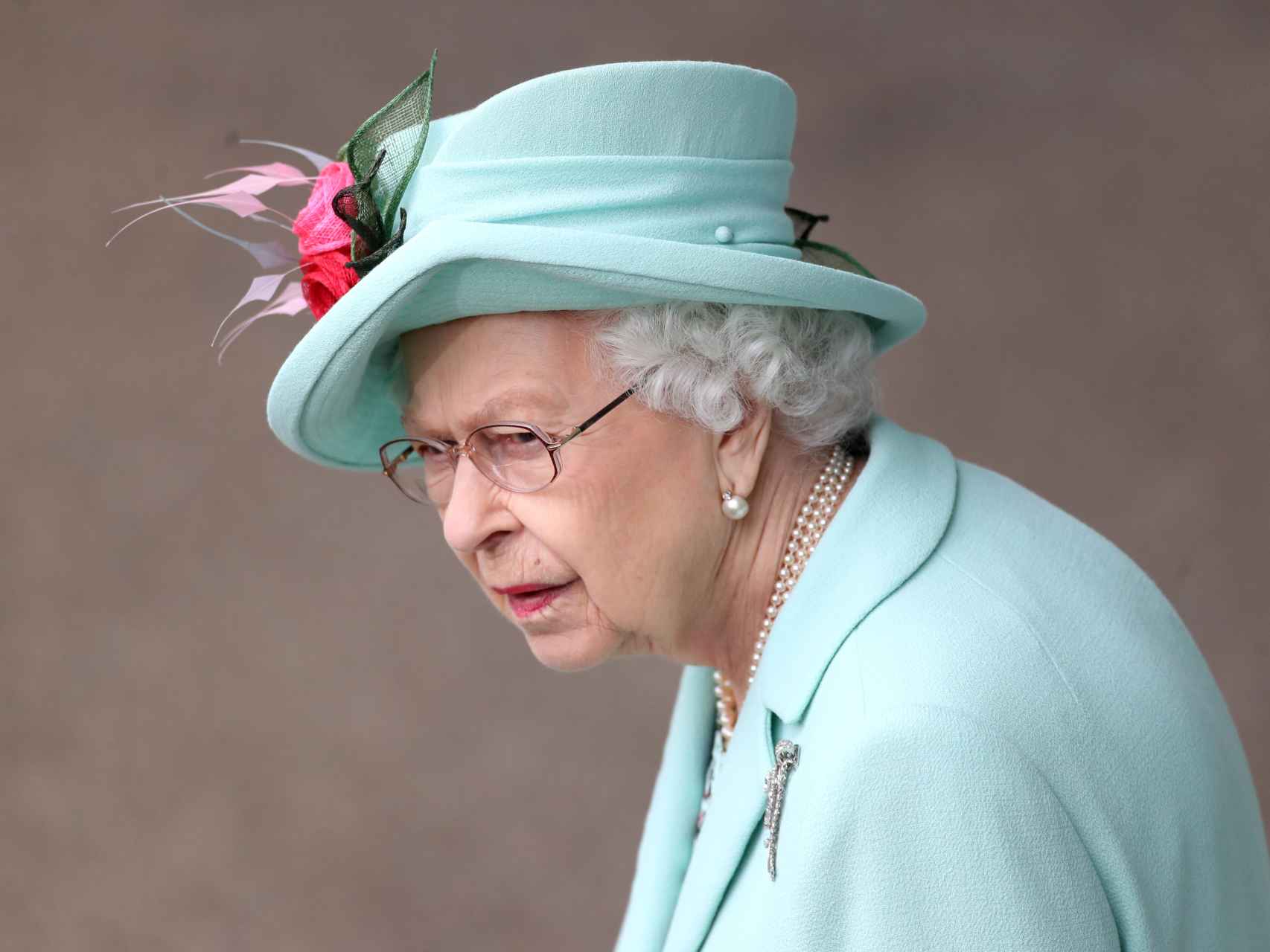 La reina Isabel II seleccionó un traje verde para Ascot.