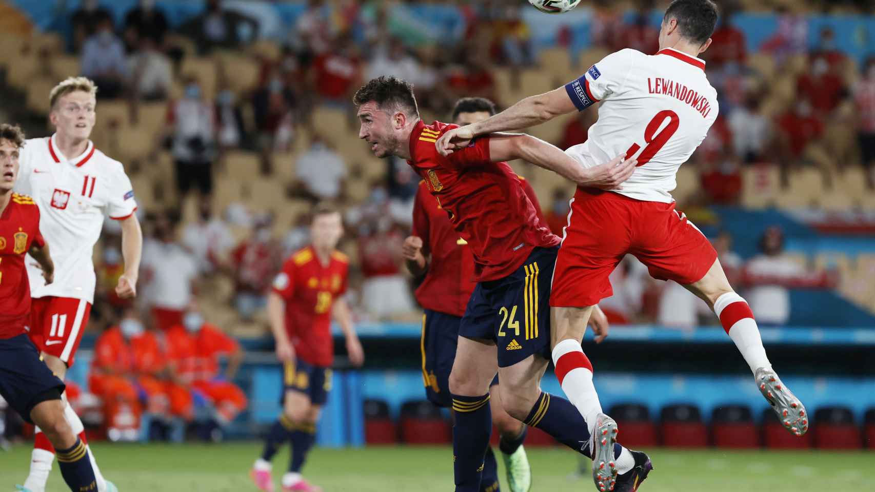 Robert Lewandowski marca el empate de Polonia frente a España