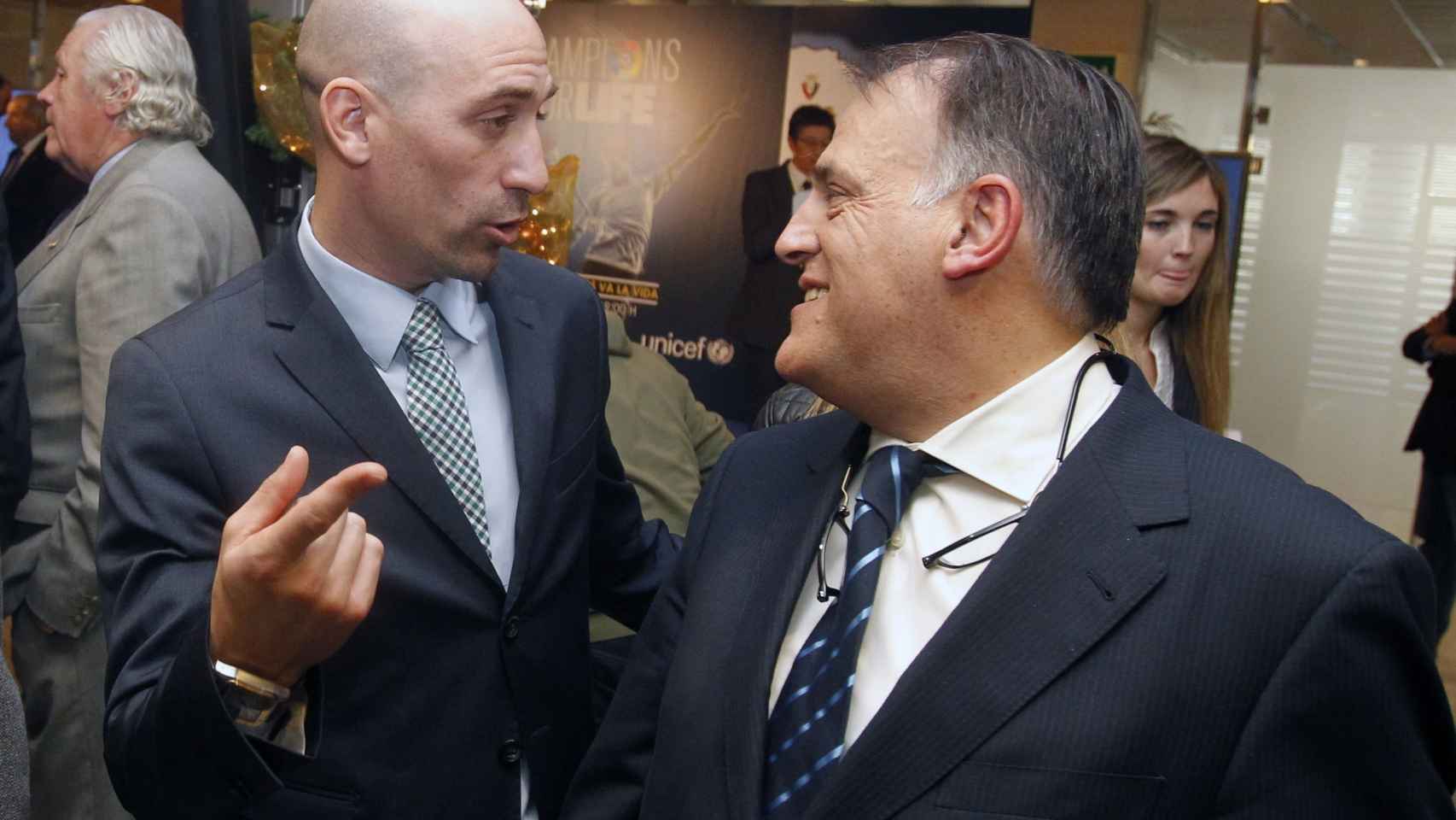 Luis Rubiales y Javier Tebas, durante un acto en 2013