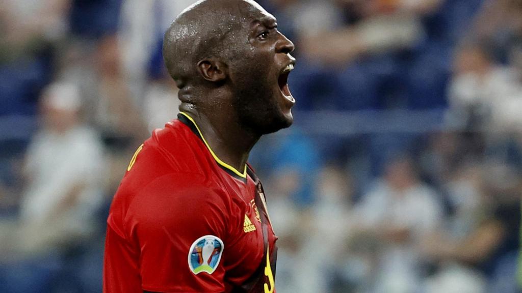 Romelu Lukaku celebra su gol ante Finlandia