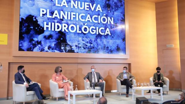 Mesa redonda para presentar los planes de cuenca 2021-2027.