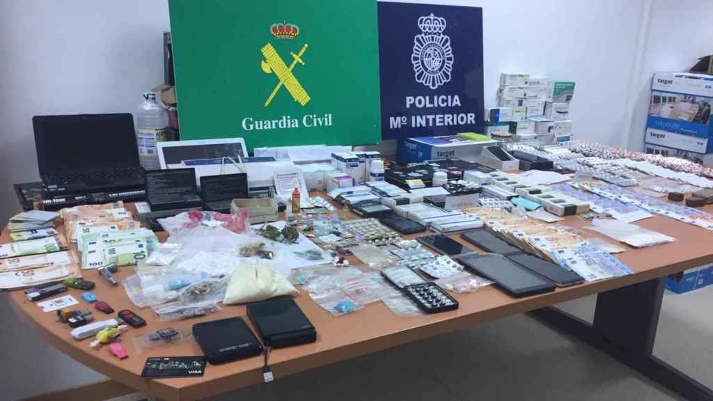Desarticulado en Pontevedra un grupo especializado en la venta ilegal de fármacos