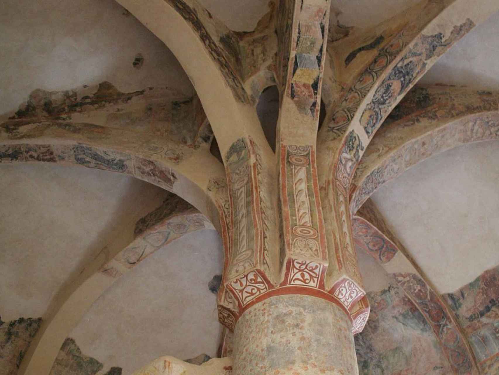Pilar en forma de palmera de San Baudelio de Berlanga