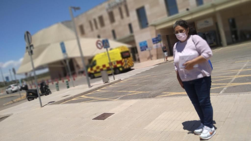Mariana, este martes, en el Hospital Santa Lucía de Cartagena donde sigue ingresada Lili.