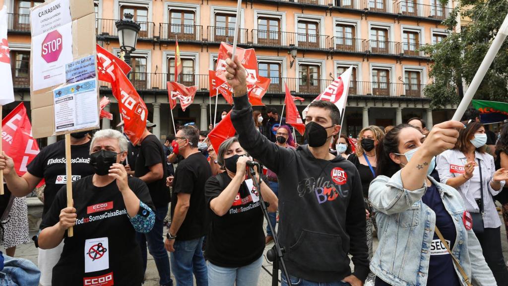 Concentración de empleados de Caixabank en Toledo.