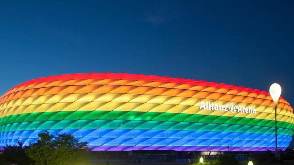 El Allianz Arena, con los colores de la bandera LGTB