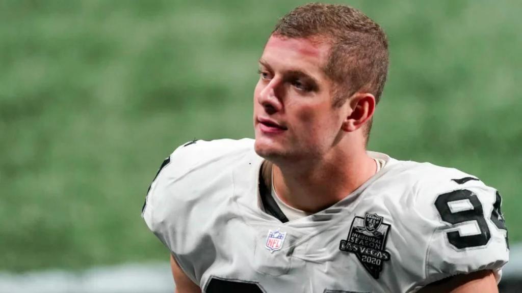 Carl Nassib, con Las Vegas Raiders