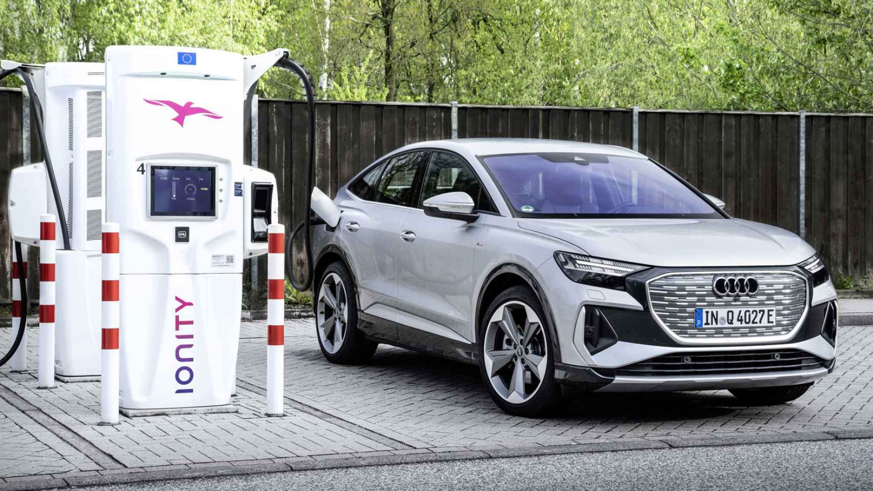 Audi solo lanzará coches eléctricos en 2026; las marcas que dicen adiós al diésel y la gasolina