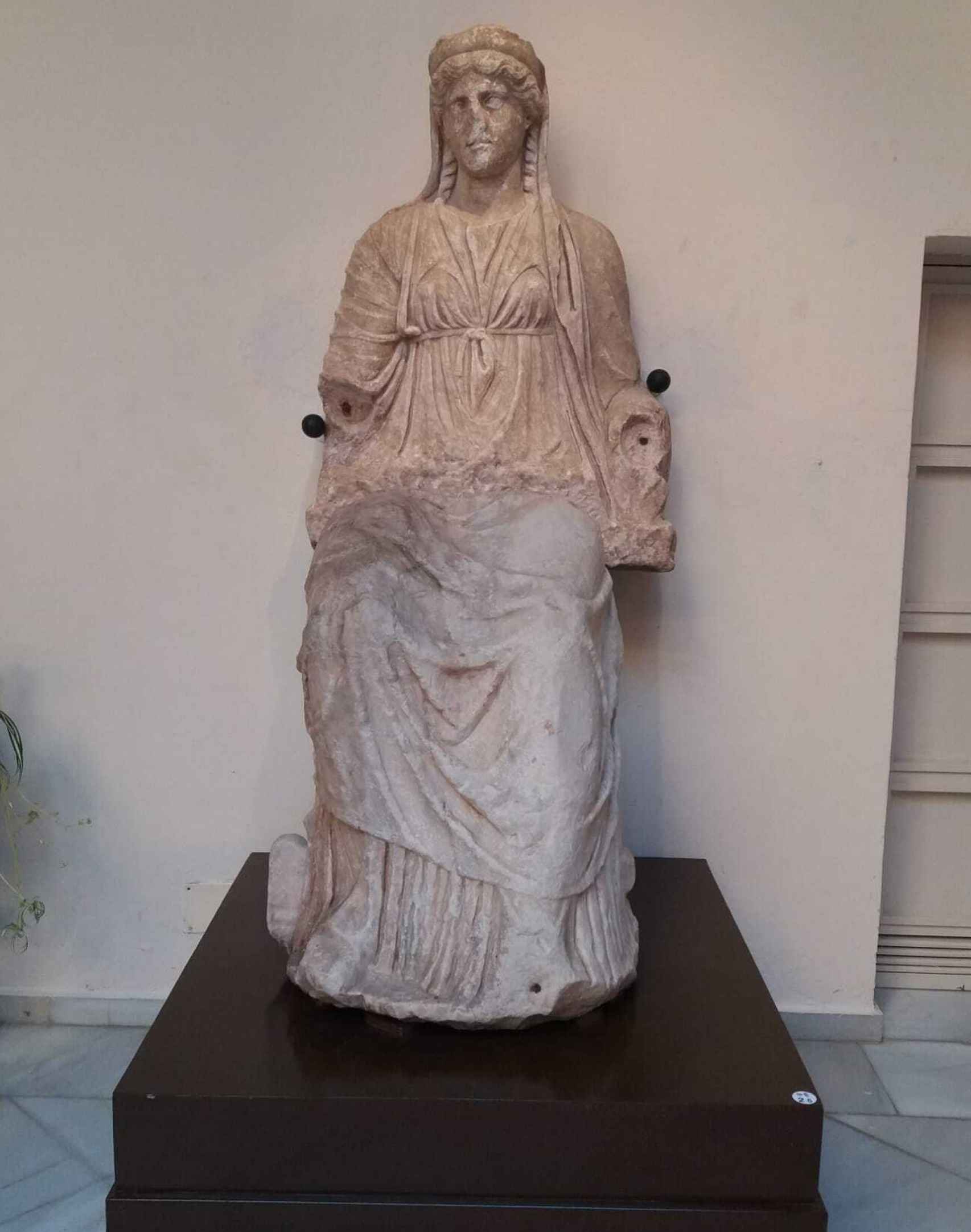 La estatua de la diosa Juno vuelve a mostrarse completa en Badajoz.