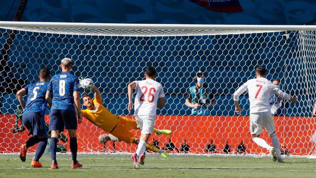 Martin Dubravka para el penalti lanzado por Álvaro Morata