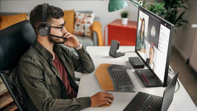 Lenovo lanza nuevos auriculares para el teletrabajo.