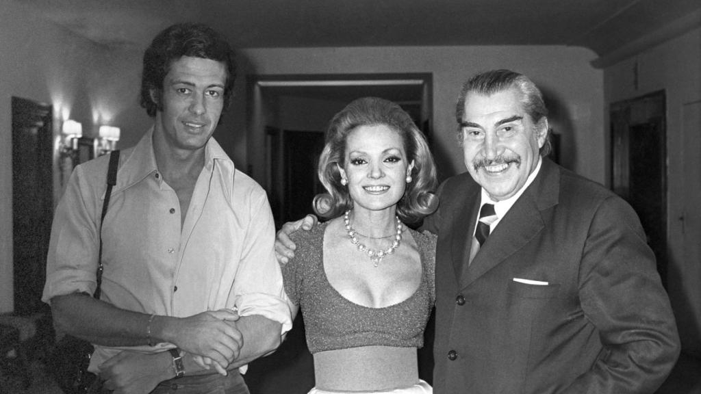 Emilio ‘El Indio’ Fernández, a la derecha, junto a Carmen Sevilla.