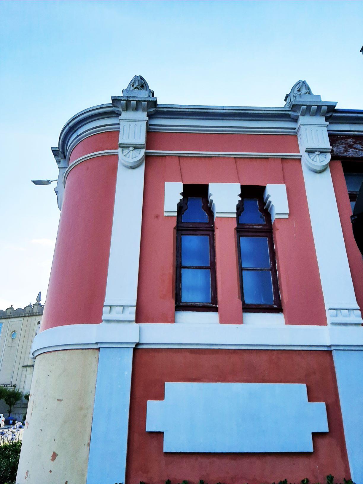 La Casa del Sol de A Coruña, un edificio detenido en el tiempo
