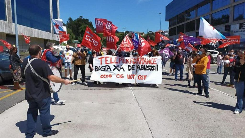 Protesta frente a Teleperformance esta mañana.