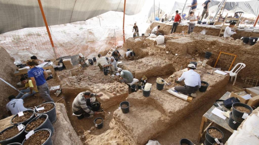 Vista de la sección profunda durante la excavación.