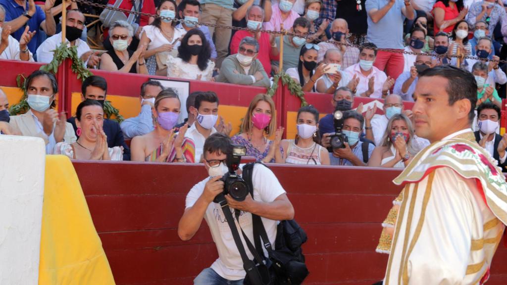 Manzanares, visiblemente emocionado en la corrida homenaje a su padre.