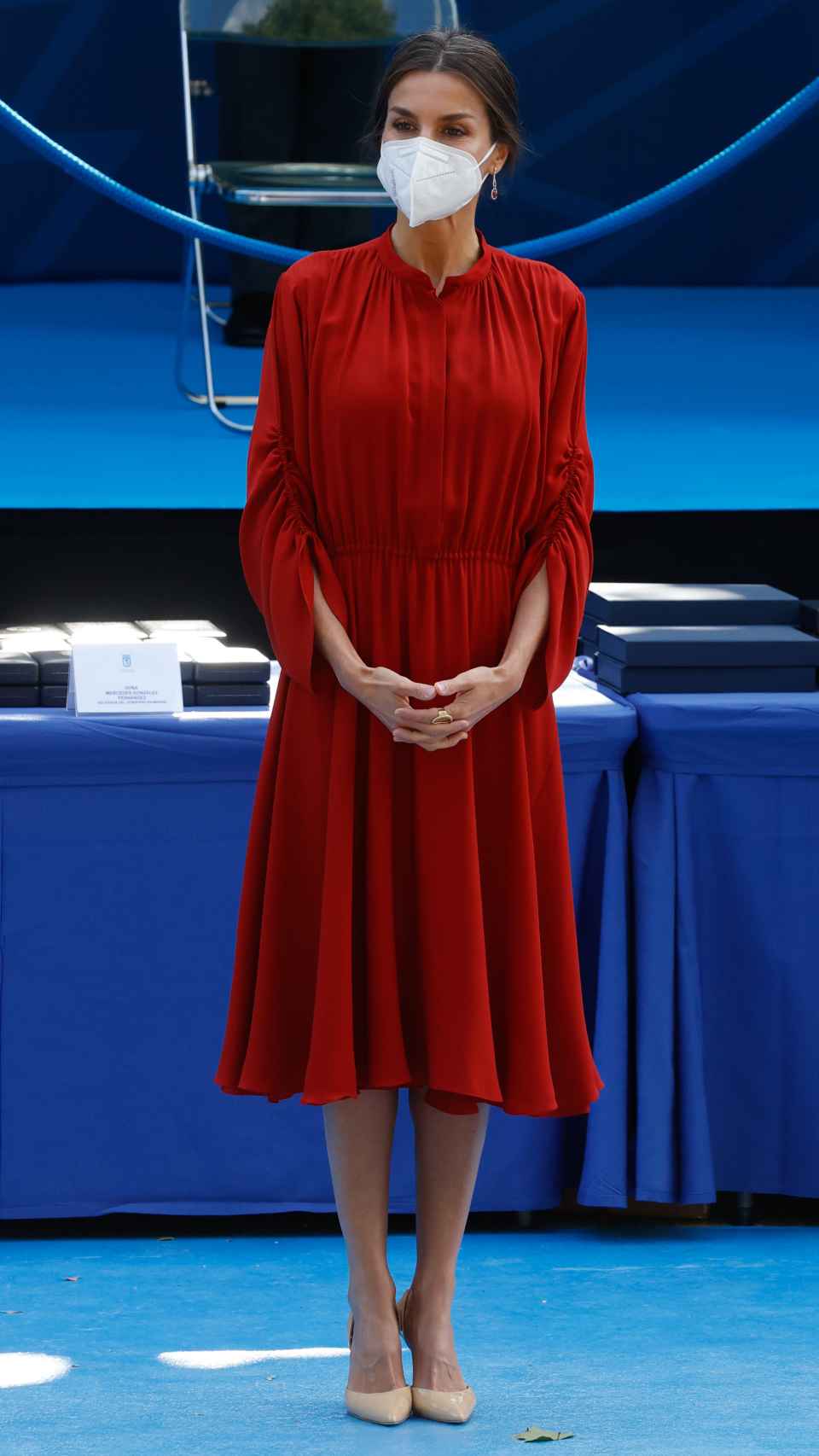 Letizia ha recuperado un vestido de Salvatore Ferragamo que estrenó en 2019.