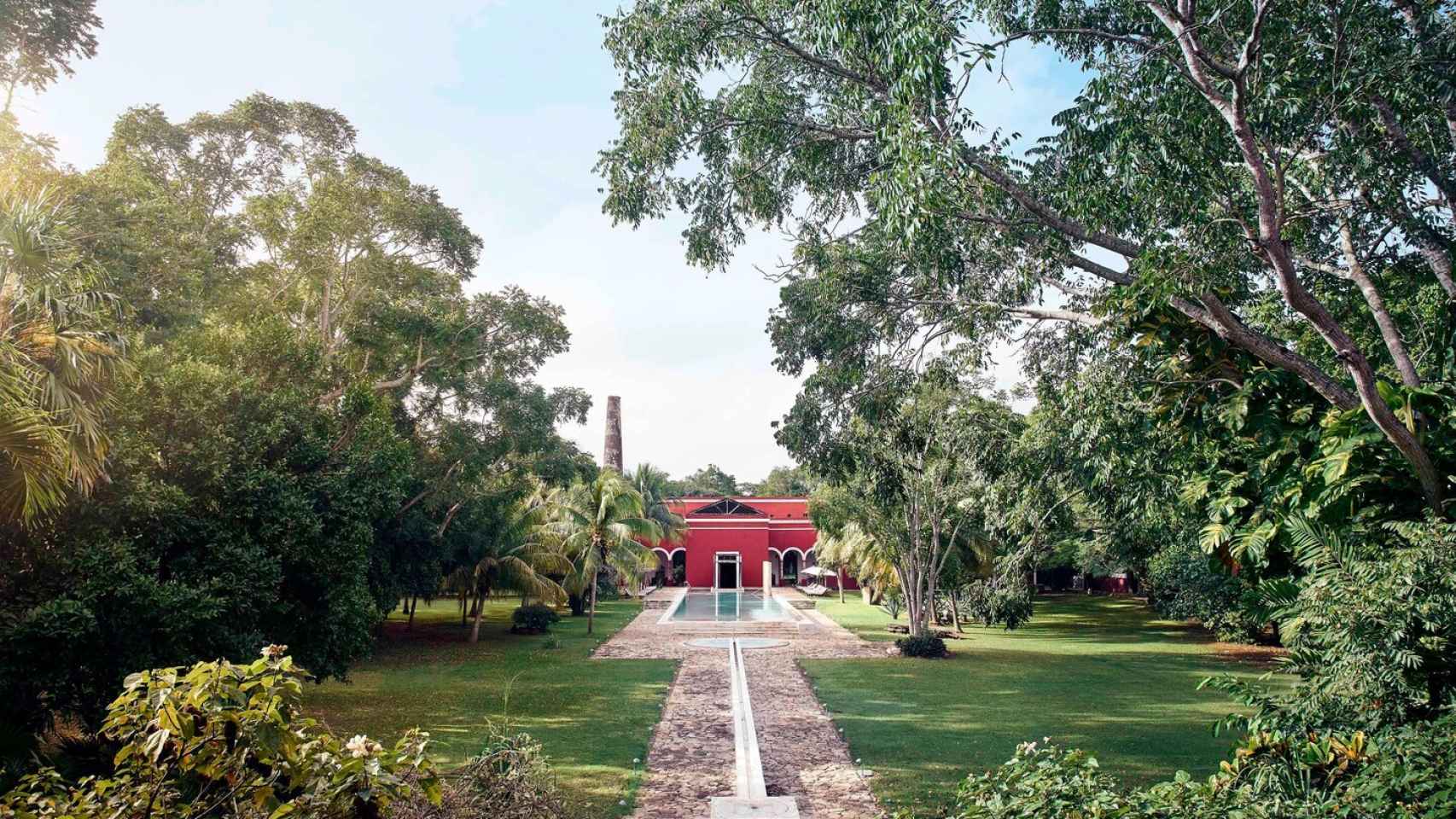 El hotel se encuentra en plena selva tropical de Yucatán.