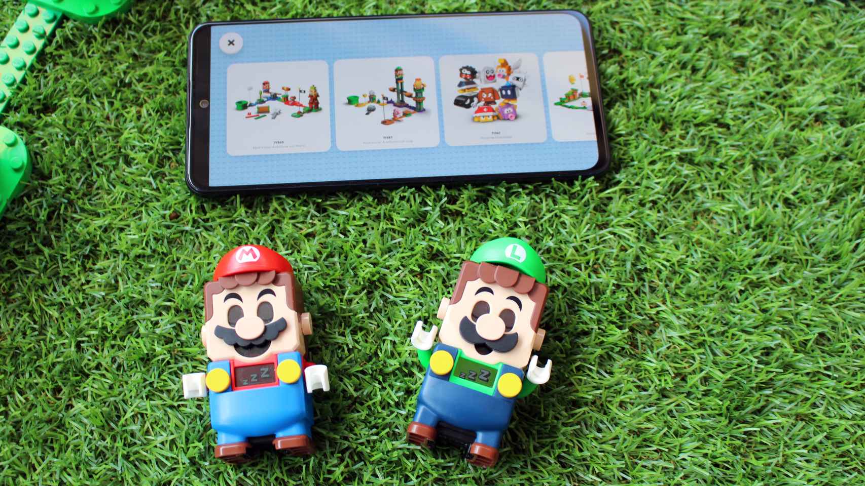 Lego Super Mario y Luigi con la aplicación para móviles.