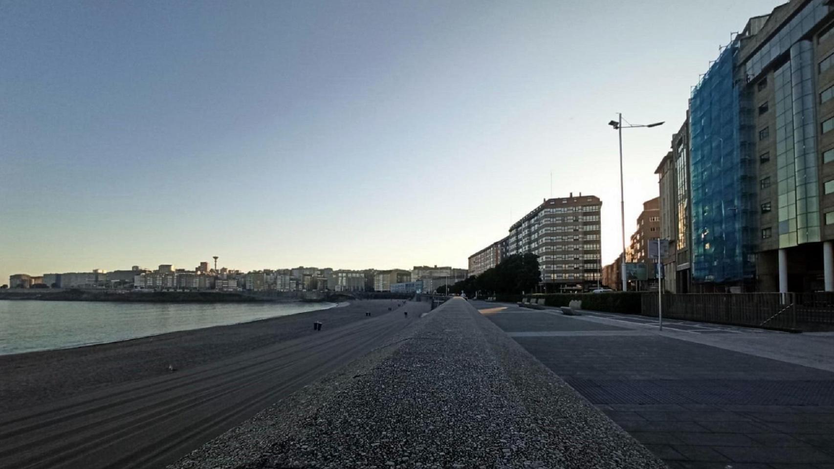 El amanecer en la ciudad de A Coruña en una foto de archivo.