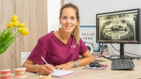Cristina Cuadros, en su clínica Ikonic Dental.
