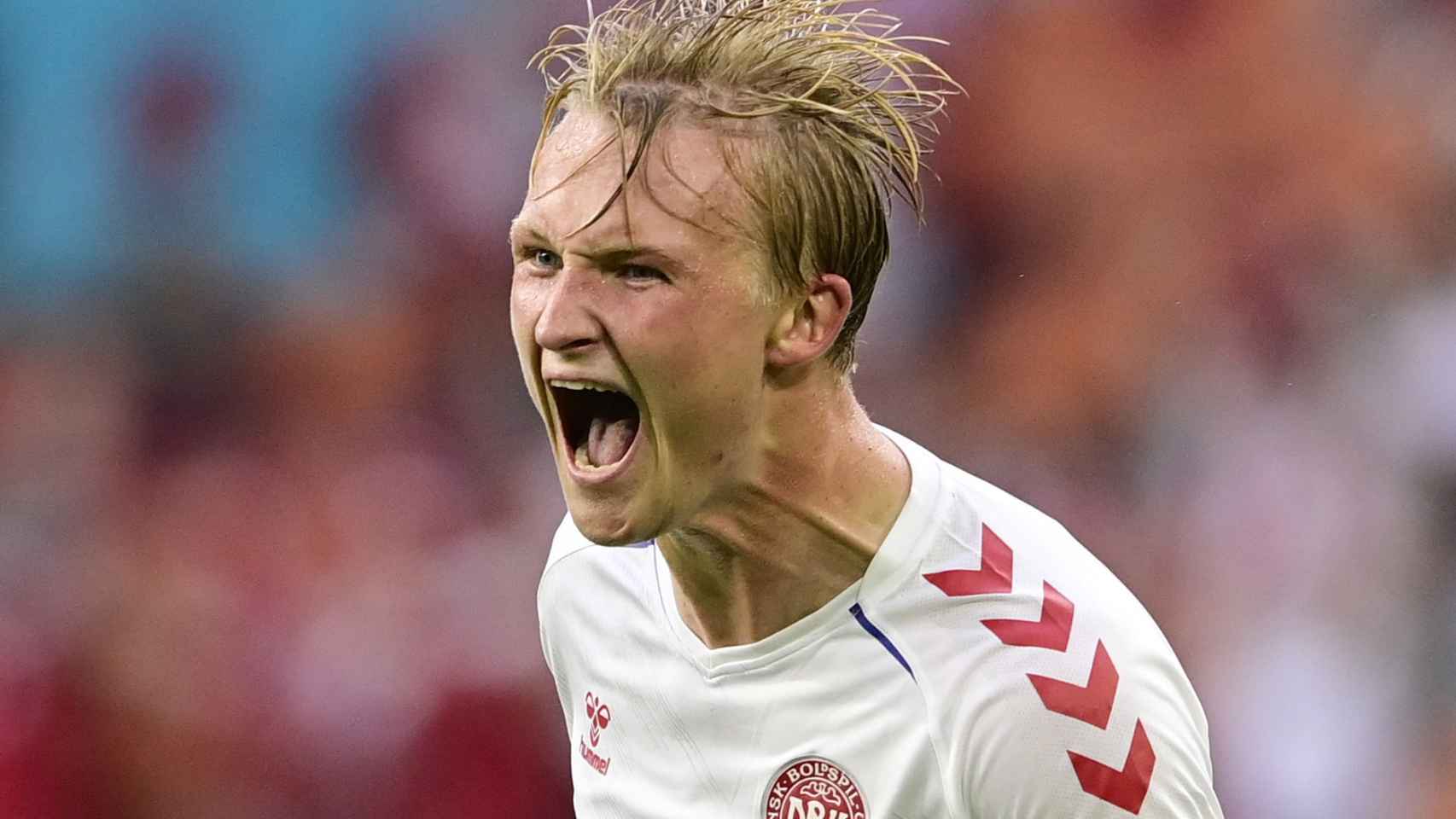 Kasper Dolberg celebra un gol con la selección de Dinamarca en la Eurocopa 2020
