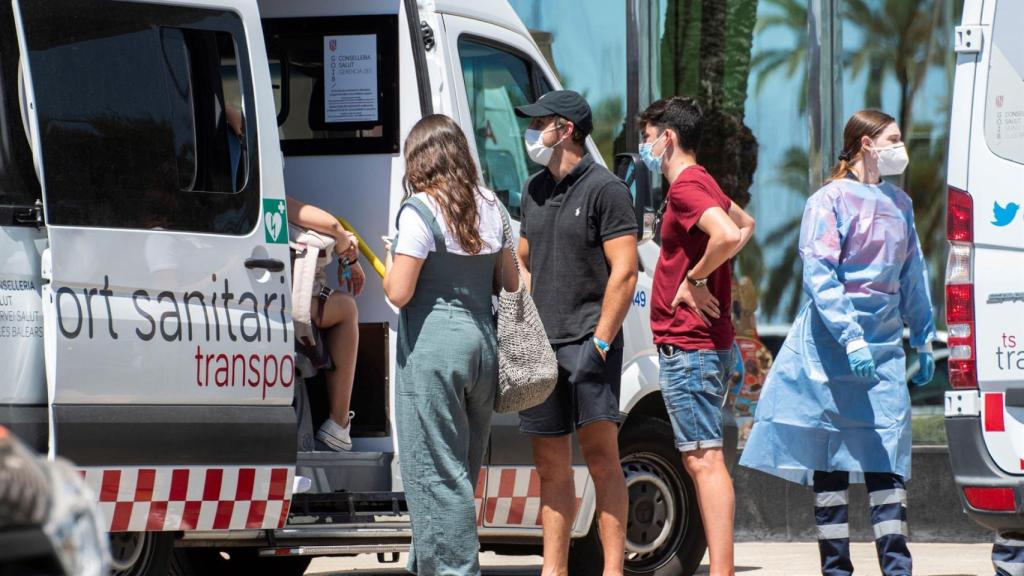 Trasladan a estudiantes al Hotel Palma Bellver.