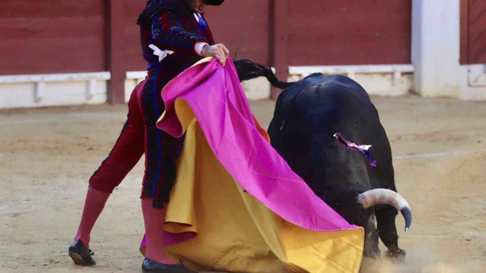 Morante de la Puebla esculpió el toreo en la última de l Feria de Hogueras.
