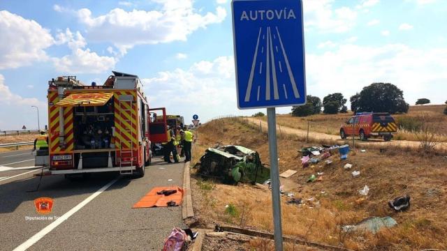 El vehículo implicado ha quedado completamente destrozado