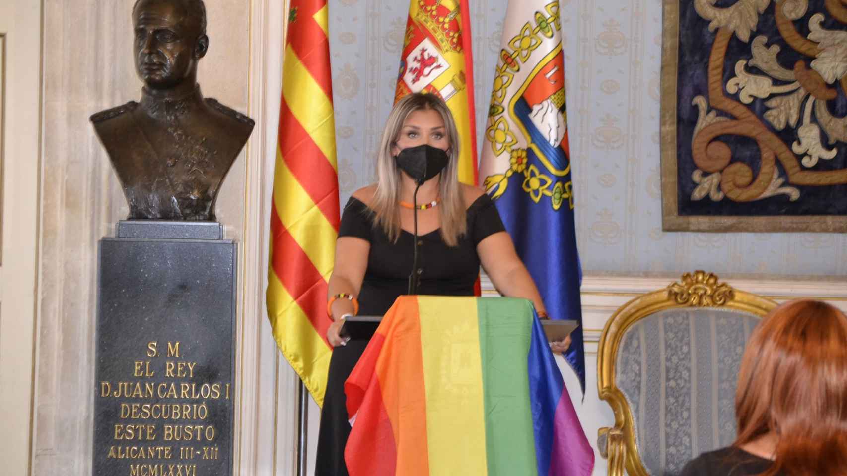 La vicealcaldesa, Mari Carmen Sánchez, ha presidido el acto conmemorativo en el Salón Azul del Ayuntamiento.