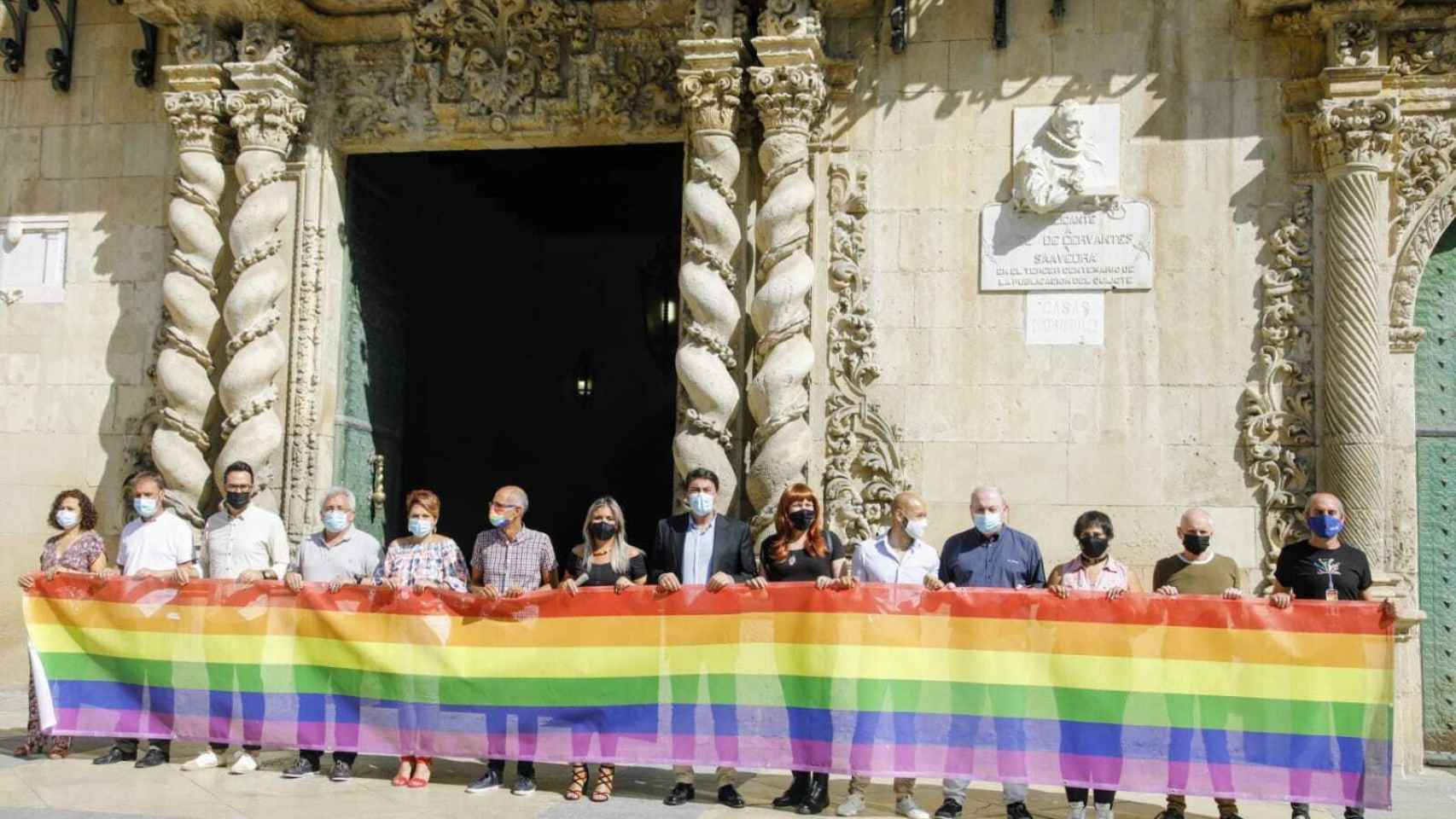 El Ayuntamiento de Alicante celebra el Día Internacional del Orgullo Gay.