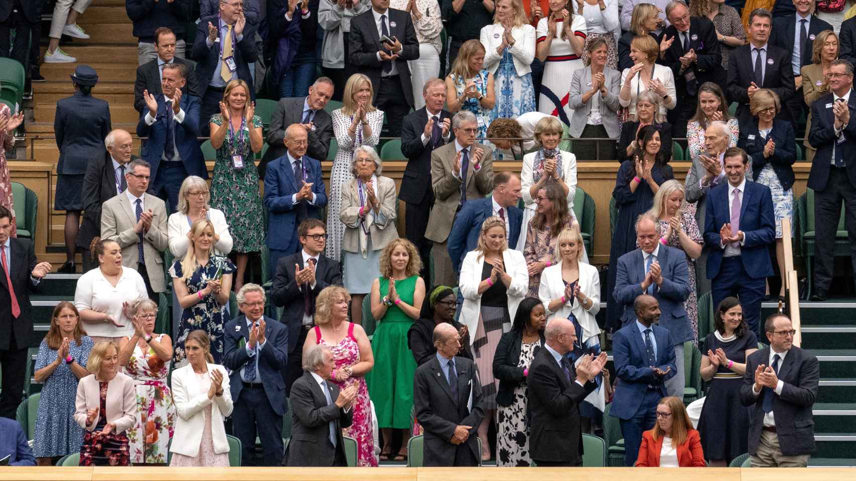 Los espectadores de Wimbledon ovacionan a la profesara Sarah Gilbert, cocreadora de la vacuna de Astrazeneca