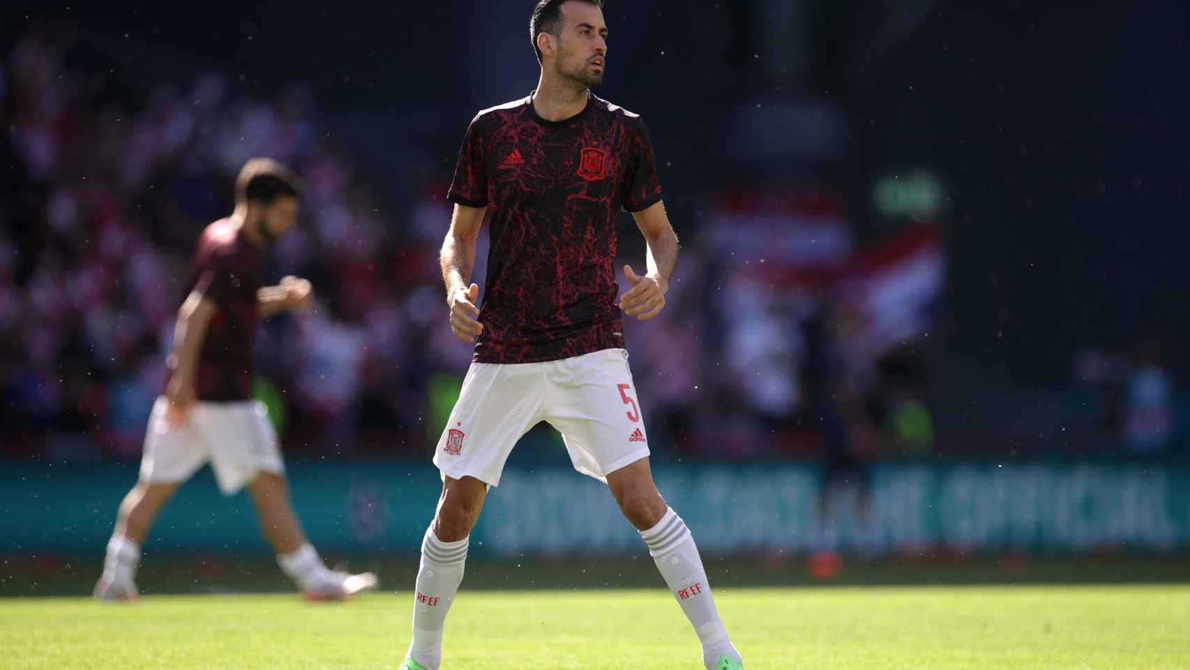 Sergio Busquets, durante el calentamiento de la Selección