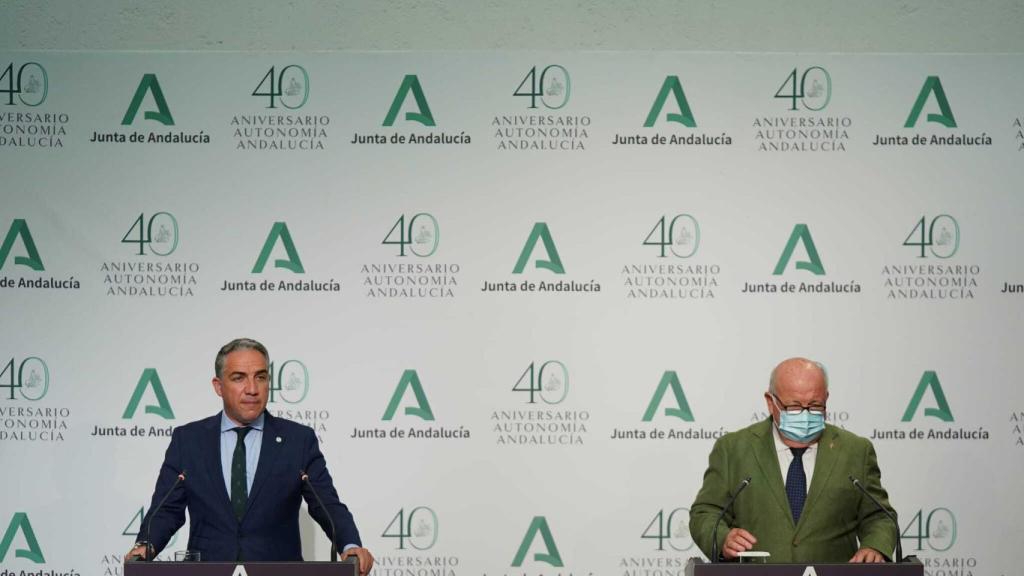 Rueda de prensa tras el Consejo de Gobierno con Elías Bendodo y Jesús Aguirre.