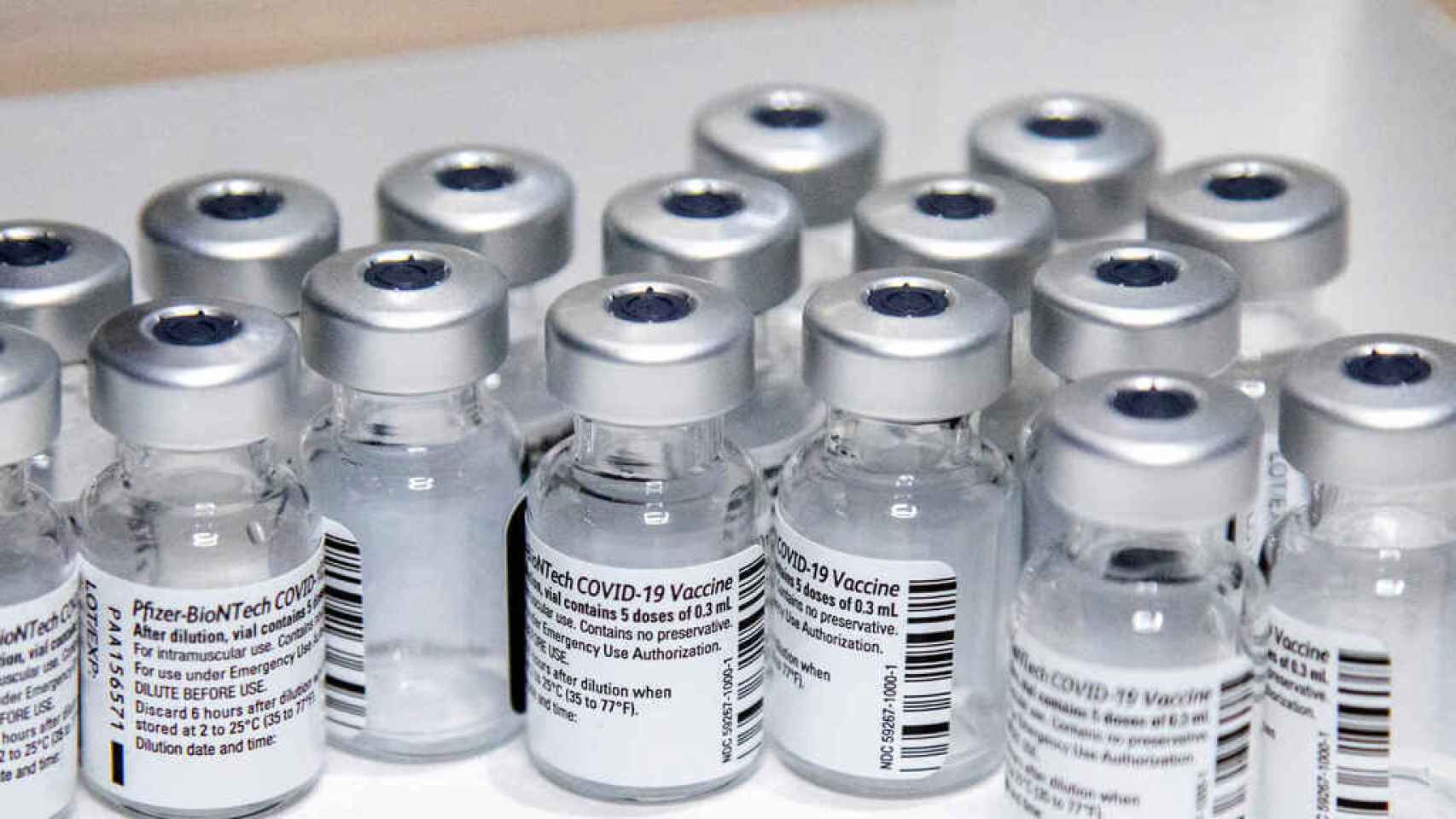 Viales de la vacuna contra la Covid-19 de Pfizer, la única aprobada hasta el momento para menores de 18 años.