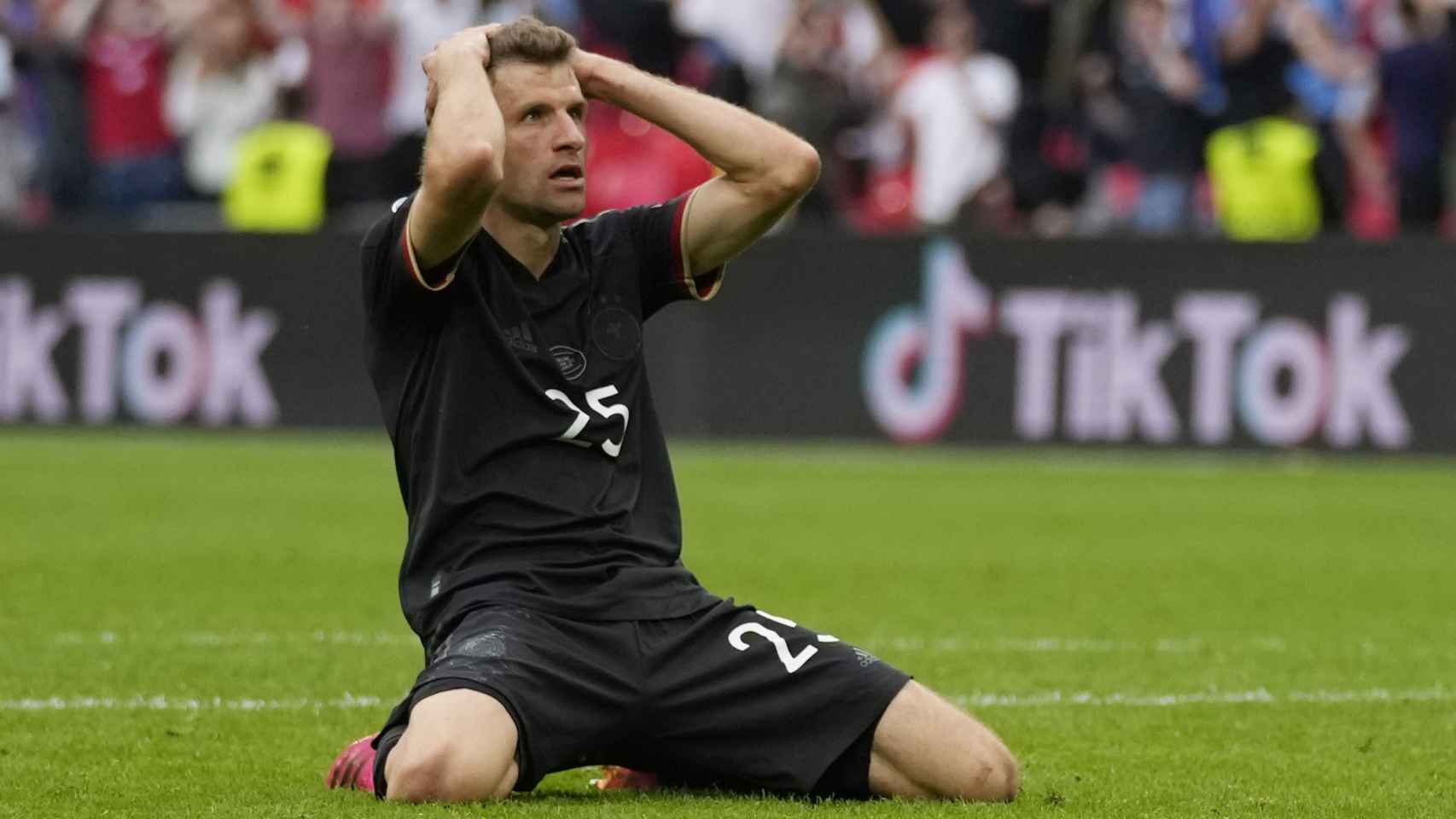 Thomas Müller se lamenta de una ocasión fallada en el Inglaterra - Alemania de la Eurocopa 2020