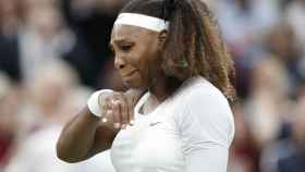 Serena Williams se despide llorando de Wimbledon por lesión