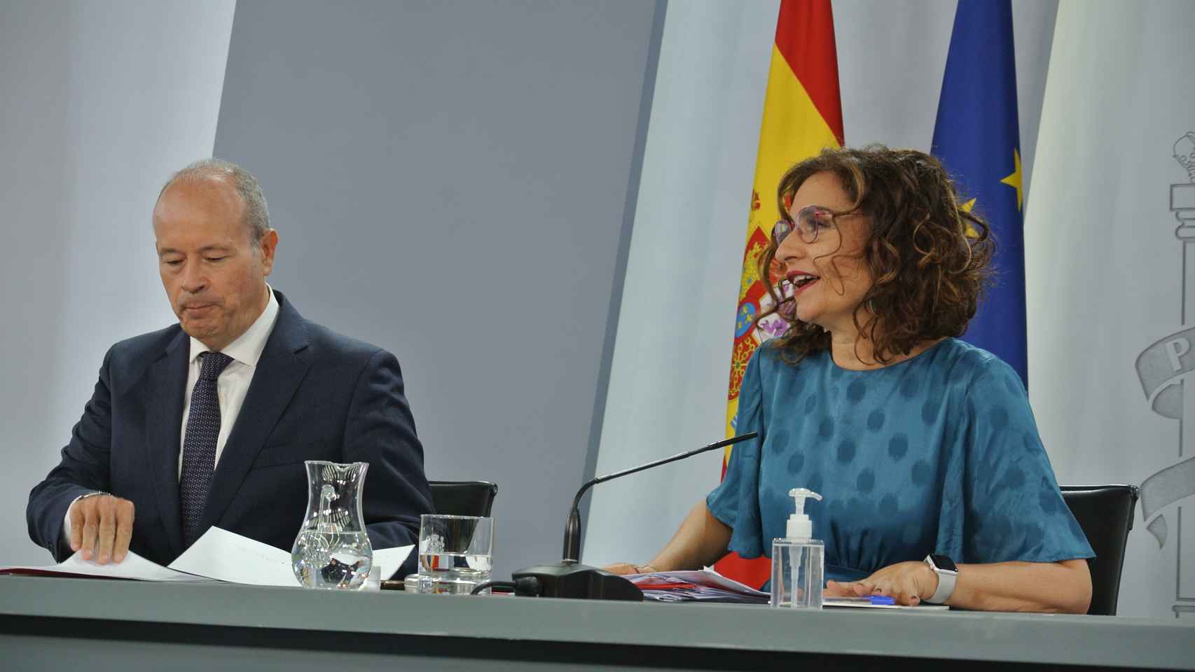 Juan Carlos Campo, ministro deJusticia, y María Jesús Montero, portavoz del Gobierno, en Moncloa.