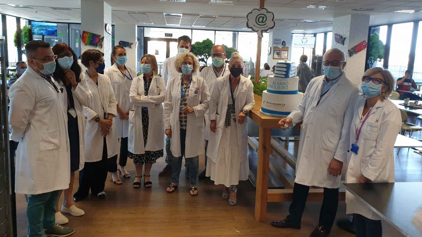 Profesionales celebran el sexto aniversario del Hospital Álvaro Cunqueiro